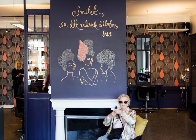 Affair har designet og illustrert utsmykning i salongen til Jazz frisør i Larvik